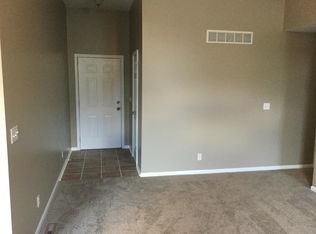 965 E Oak Crest Dr, Gardner, KS 66030