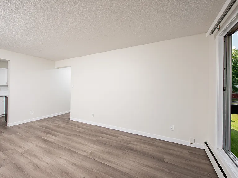 6 Gainsborough Ave — Photo 10