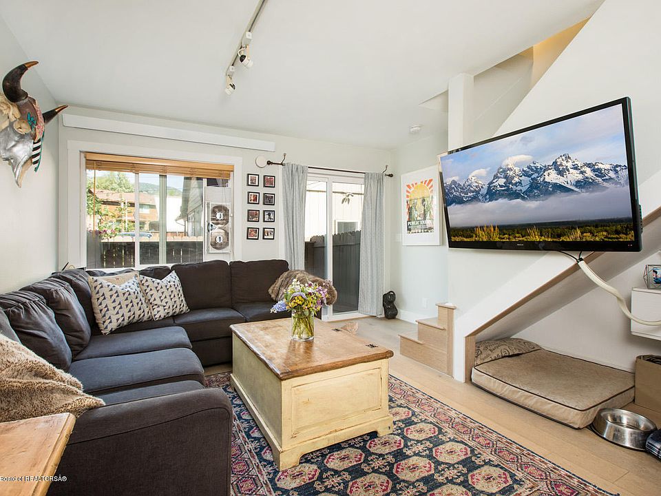 1st image of 145 Aspen Dr APT 3