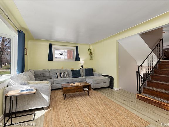 3rd image of 5404 Drayton Rd