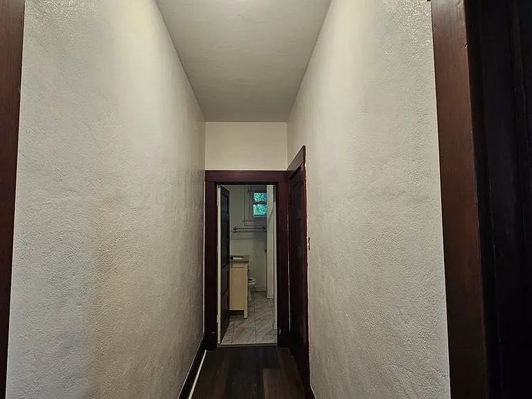 389 Gilmore St — Photo 4