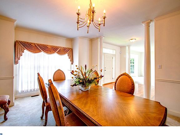 5th image of 51 Blue Spruce Dr