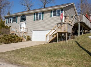 7322 Wimpole Dr NE, Belding, MI 48809