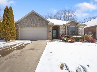 2682 N Villa Blvd, Fayetteville, AR 72703