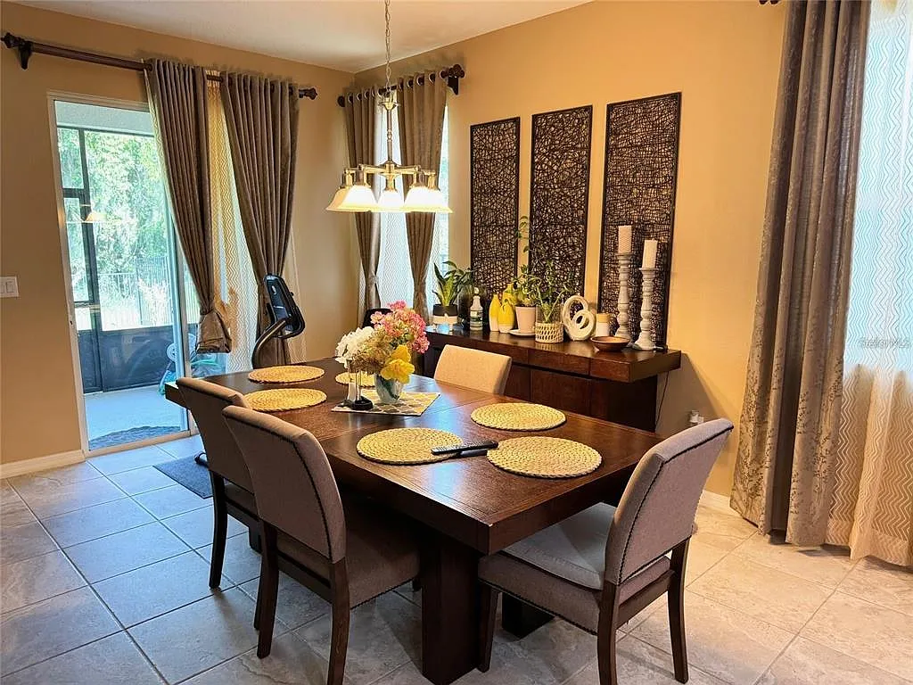 4 bed, 3.0 bath, 2115 sqft, $3,300 — Photo 3
