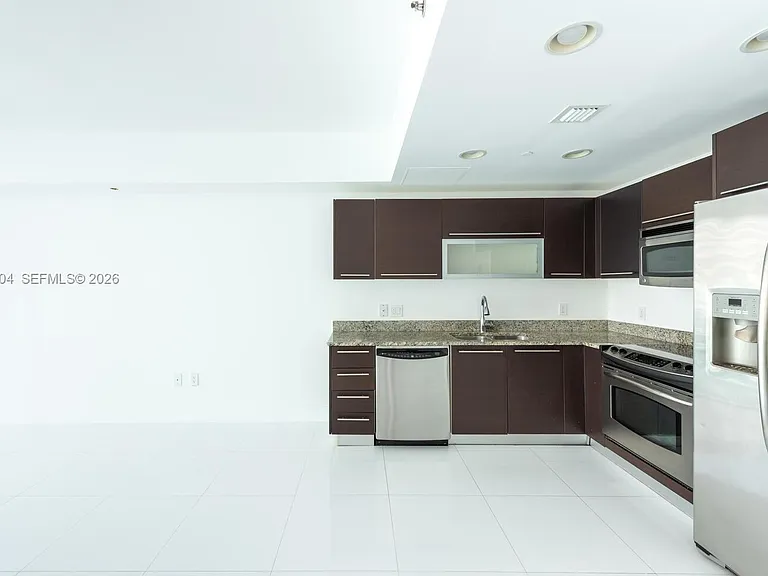 950 Brickell Bay Dr #2208 — Photo 9
