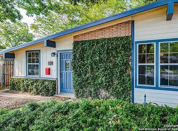3rd image of 378 Maplewood Ln