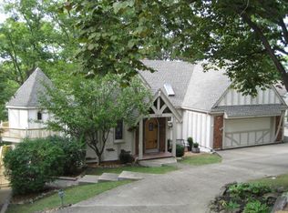 1013 Country Club Dr, Four Seasons, MO 65049