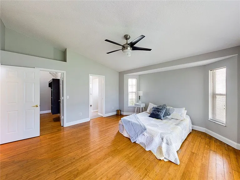 135 Bristol St — Photo 16