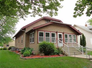 308 S 3rd St, Beresford, SD 57004