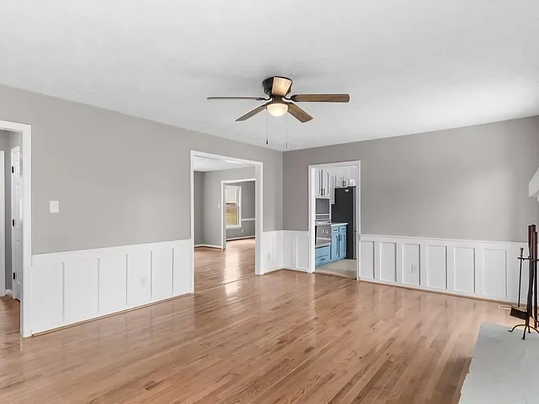 645 Welsh Pl — Photo 7