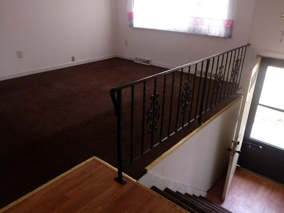 2nd image of 2388 Pierce St