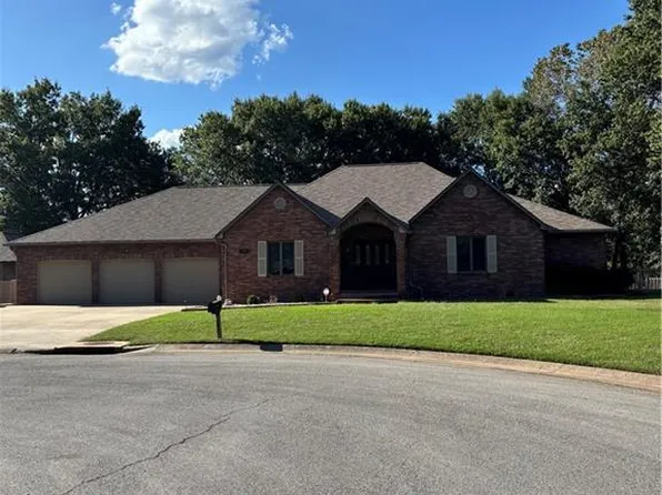 1005 Canterbury Rd, Pittsburg, KS 66762