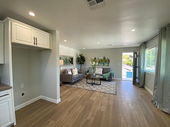 4th image of 4233 Folsom St #B