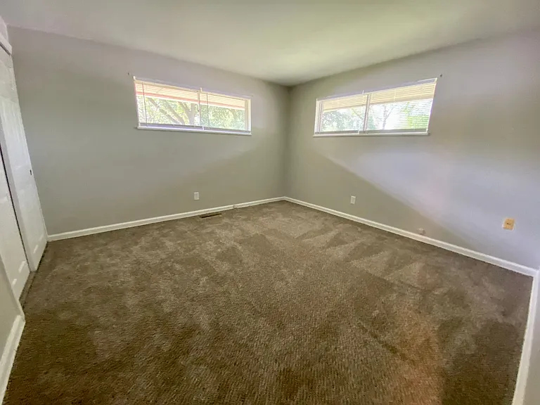 4417 Grayson St — Photo 11