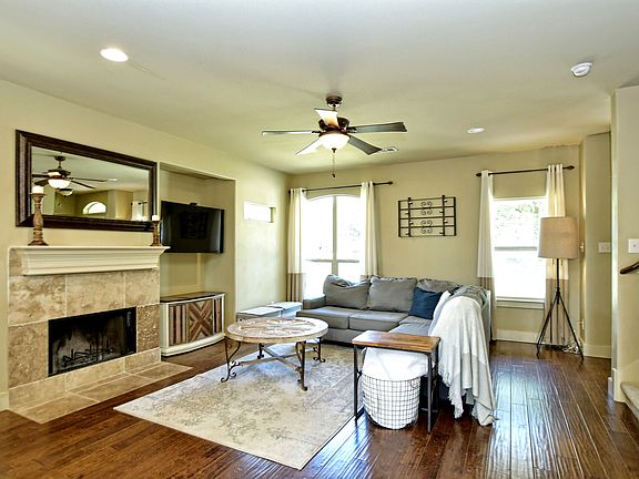 5th image of 10815 Oakwood Cir
