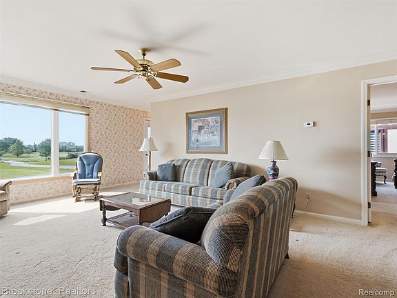 3rd image of 1082 Country Club Dr #84
