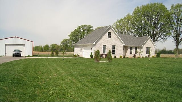 2nd image of 2590 N Centerline Rd
