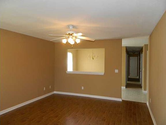 3rd image of 89 Spring Place Dr