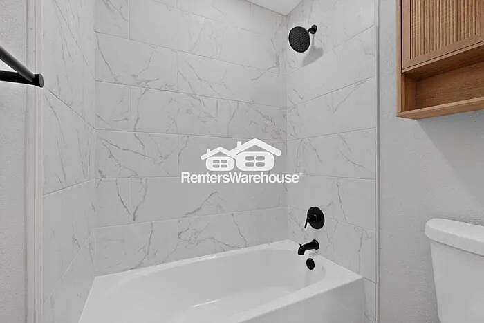5306 Vincennes Ct — Photo 32