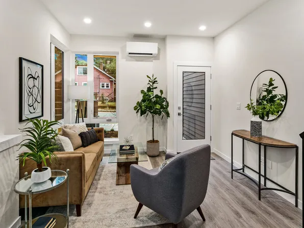 1030 B NE #70, Seattle, WA 98118