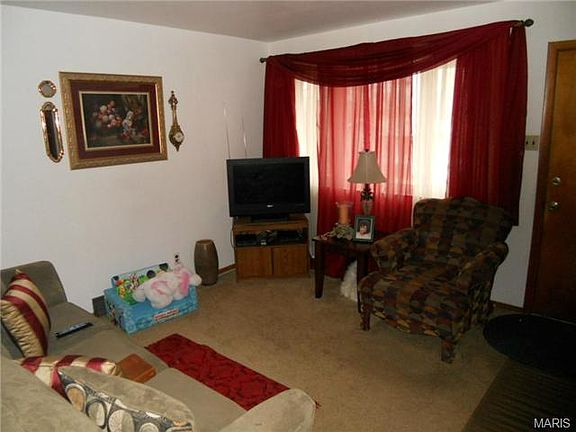 3rd image of 3616 Paule Ave