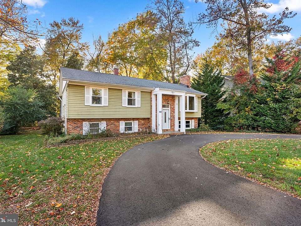 1st image of 318 Cedar Ln
