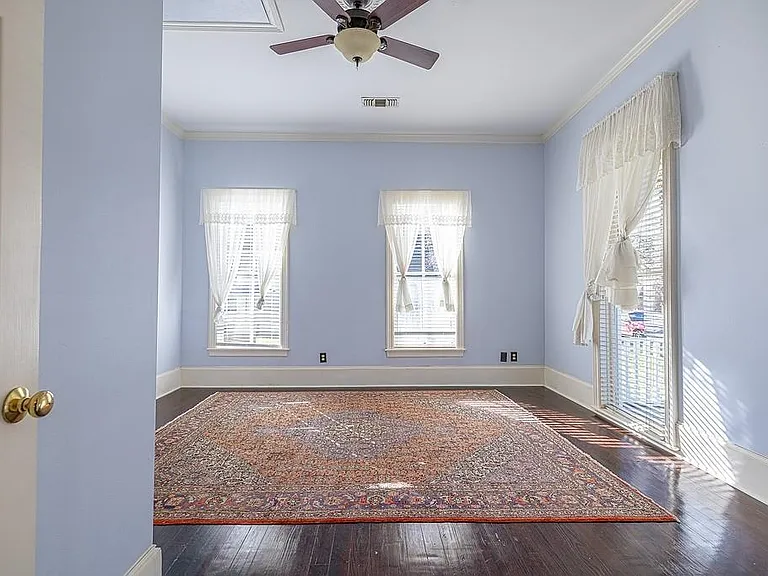 809 Milam St — Photo 11