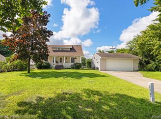 33789 Marquette St, Garden City, MI 48135