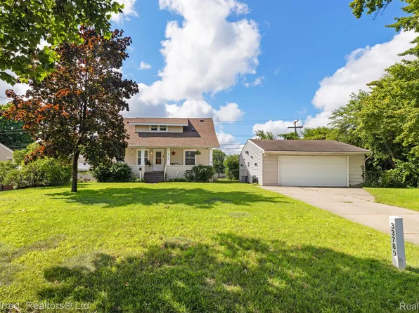 33789 Marquette St, Garden City, MI 48135