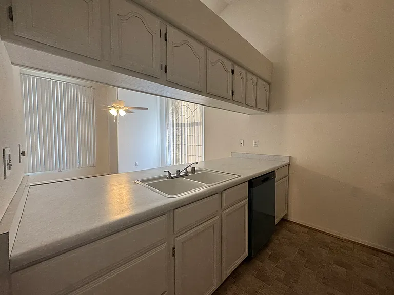 1344 Park Ln #1 — Photo 13