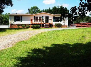 1821 Spainhour Mill Rd, Pinnacle, NC 27043