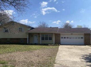 6 Dement Rd, Sikeston, MO 63801