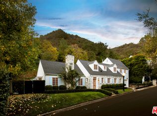 10575 Vestone Way, Los Angeles, CA 90077