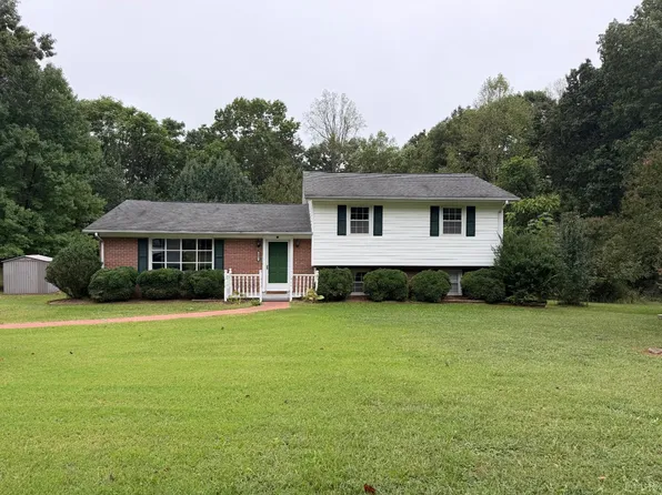 345 Charles Dr, Appomattox, VA 24522