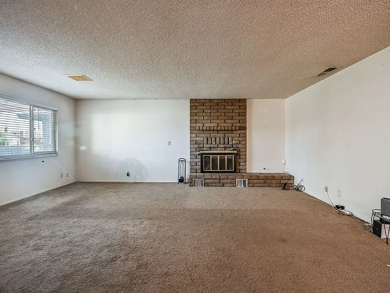 405 Fountain St — Photo 3