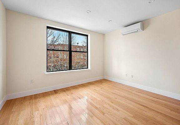 4th image of 2115 Davidson Ave APT 2