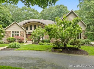 16941 Shore Oaks East Ln, Holland, MI 49424