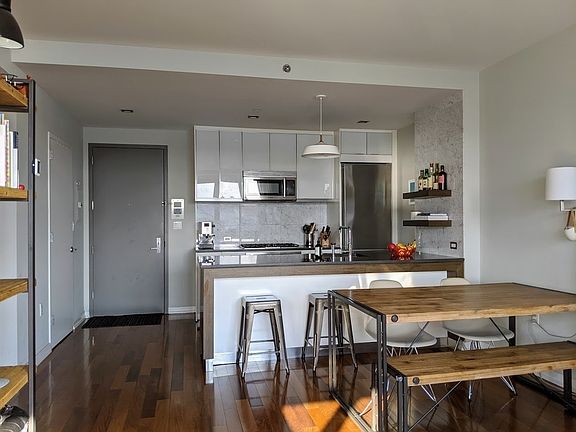 3rd image of 58 Metropolitan Ave Floor 6