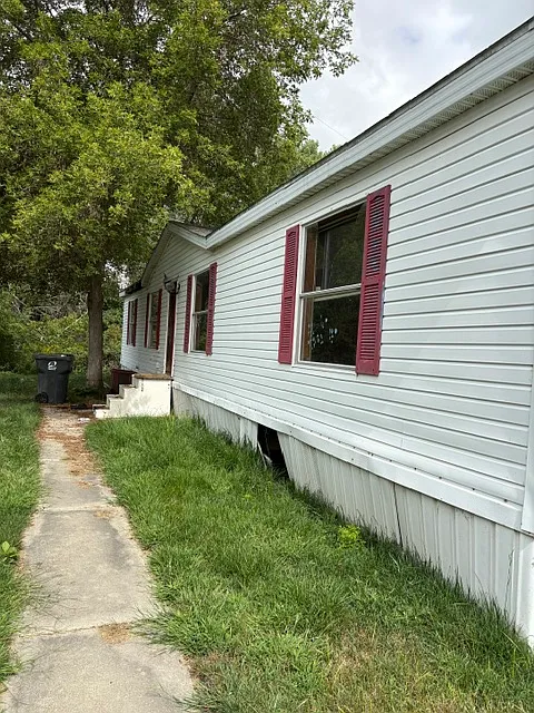 3 bed, $10,000 — Photo 1