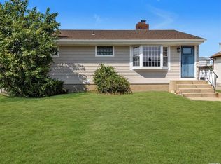 44 Van Buren St, Freeport, NY