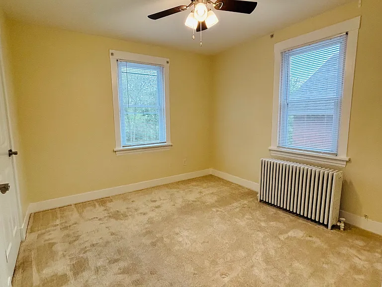 687 Margaret St — Photo 14