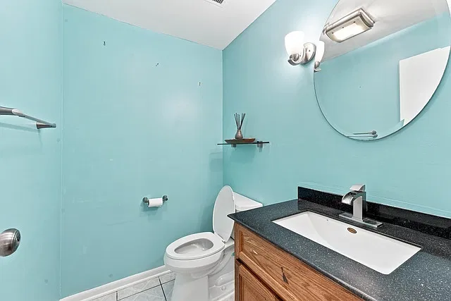 4 bed, 2.5 bath, 2040 sqft, $2,800 — Photo 3