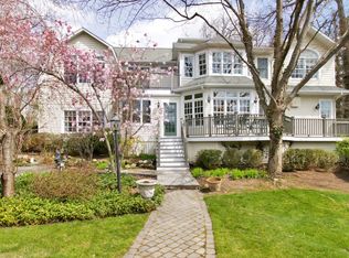 312 McKinley Pl, Ridgewood, NJ 07450