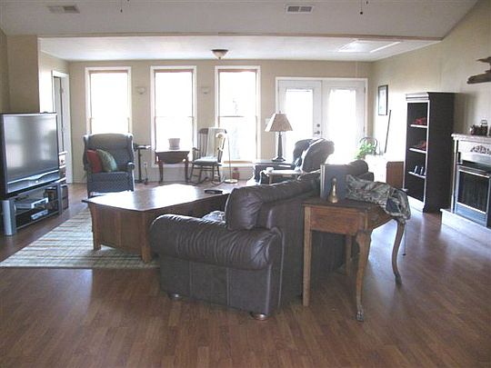 4th image of 35 Riverview Dr