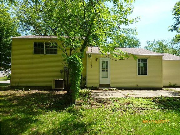3rd image of 1610 Mutz Dr