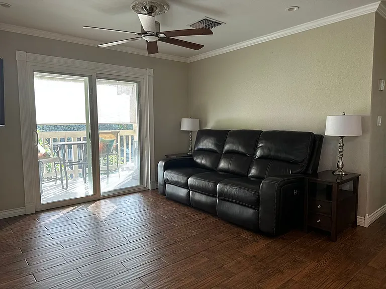140 Uwapo Rd #51203 — Photo 4