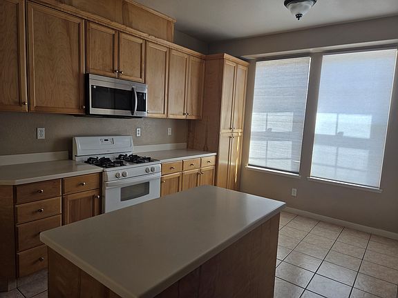 2nd image of 1367 Carlsbad Dr