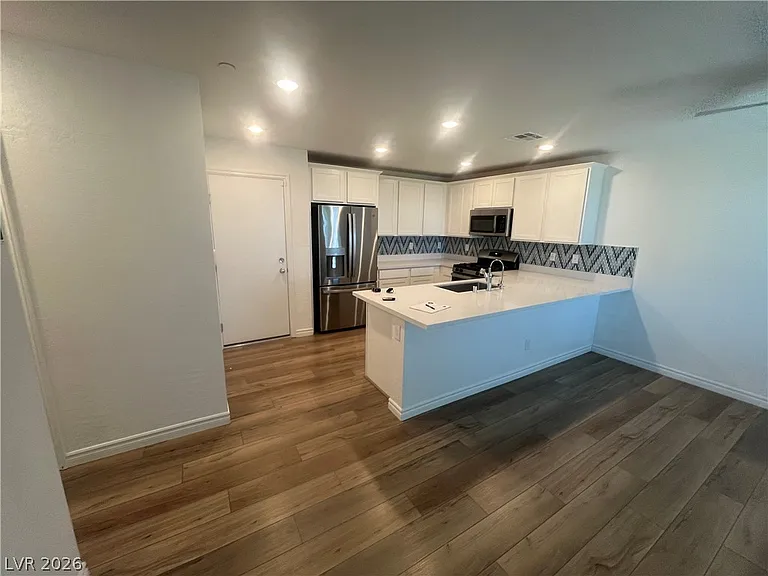 6212 Rathbone St — Photo 2