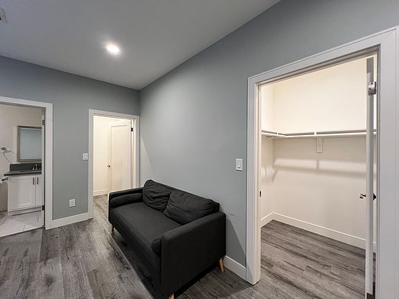 2nd image of 1340 W 37th St #1342